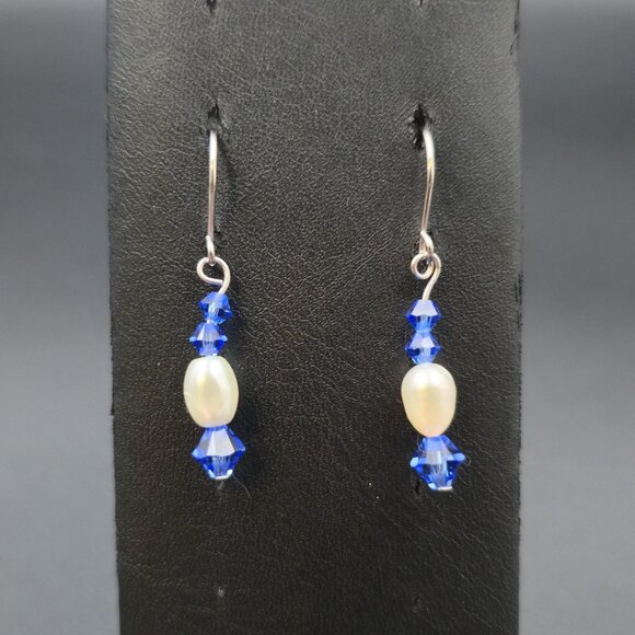 Jewelry - Silver Plated Genuine Pearl And Blue Crystal Earrings A7005